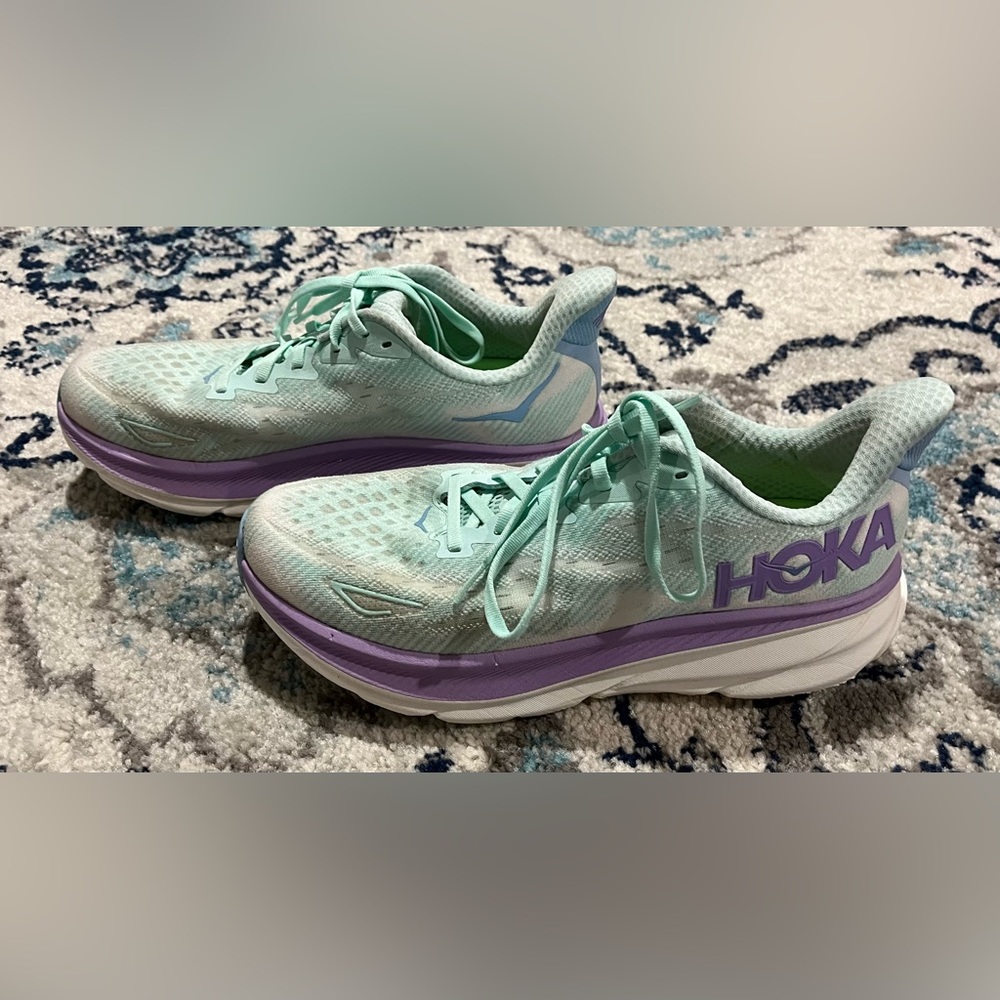 Women’s hoka running shoes Clifton 9 size 10.5 in guc